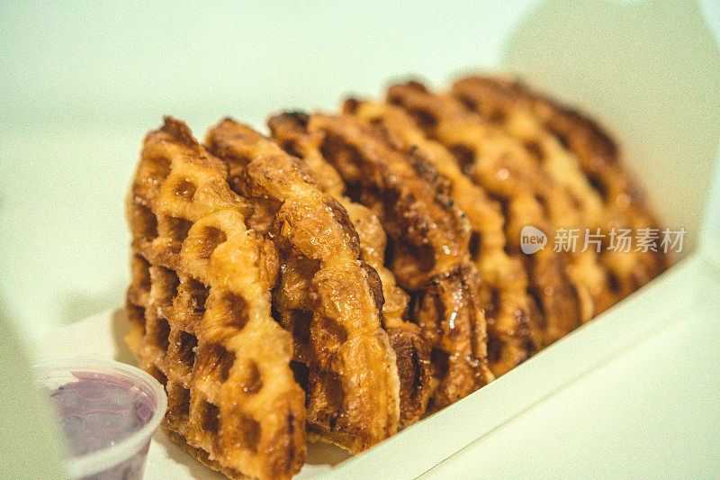 一叠Croffle或Croissant Waffle